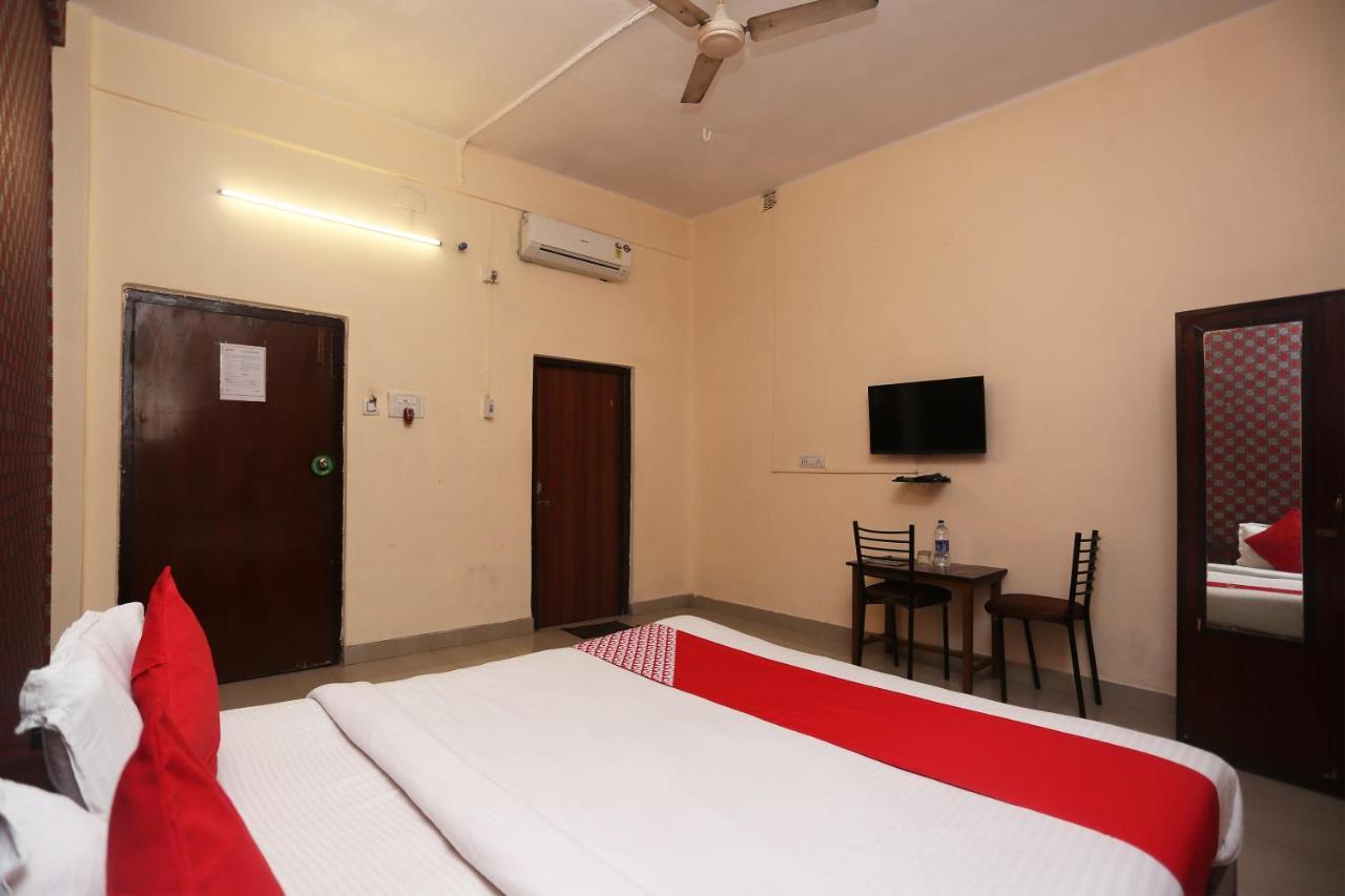 Oyo 9001 Hotel East West Calcutta Exteriör bild