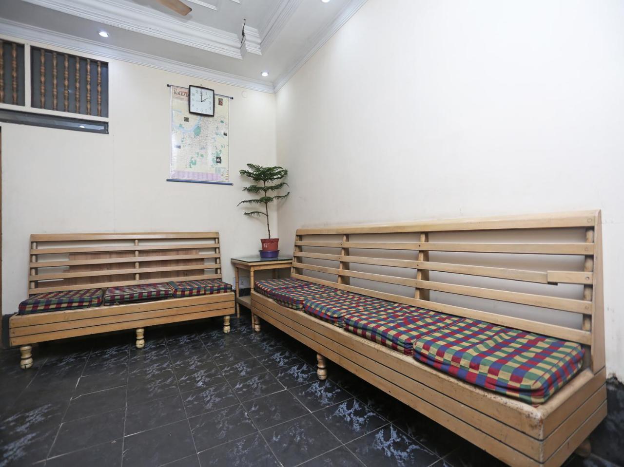 Oyo 9001 Hotel East West Calcutta Exteriör bild