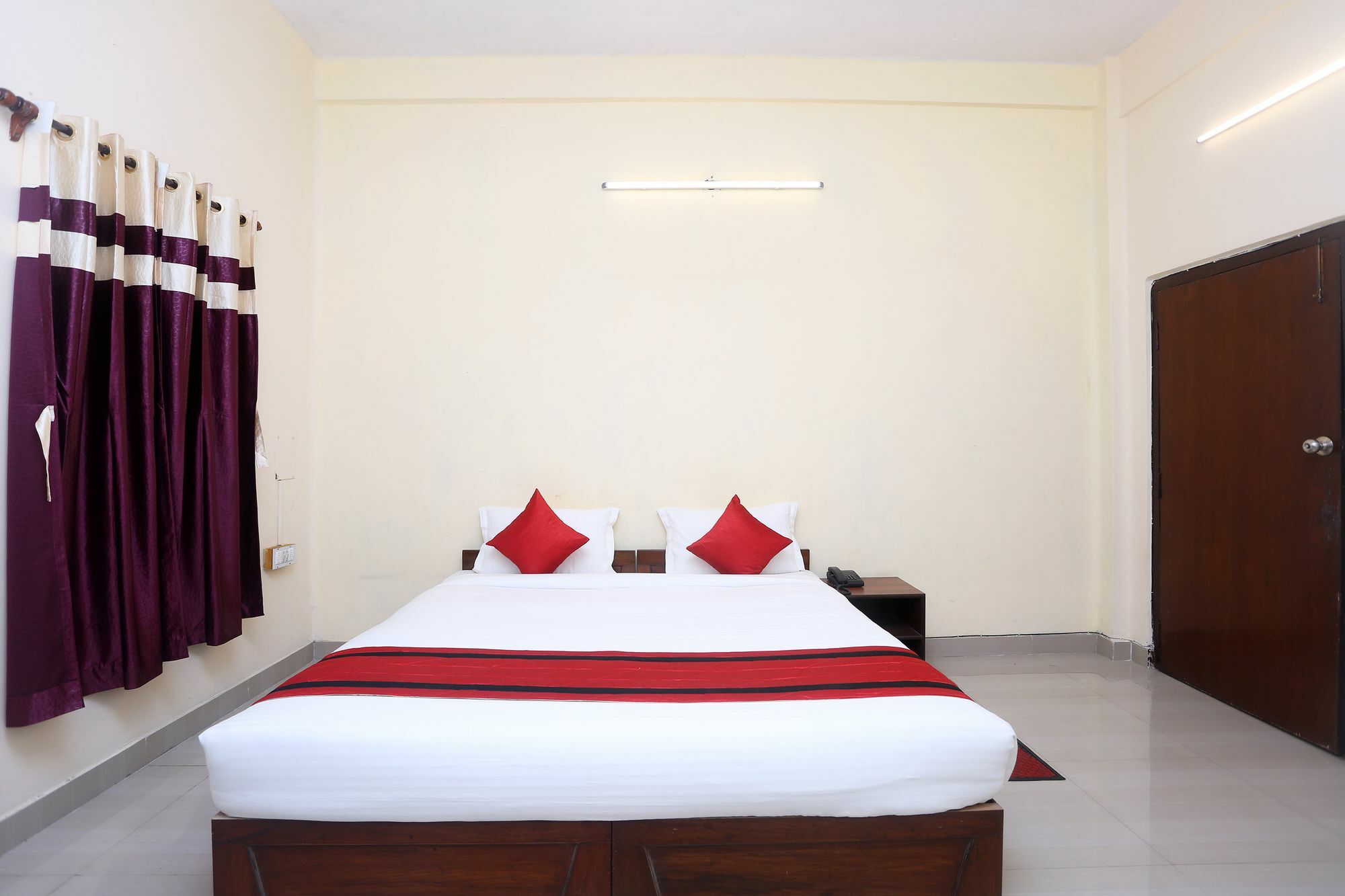 Oyo 9001 Hotel East West Calcutta Exteriör bild
