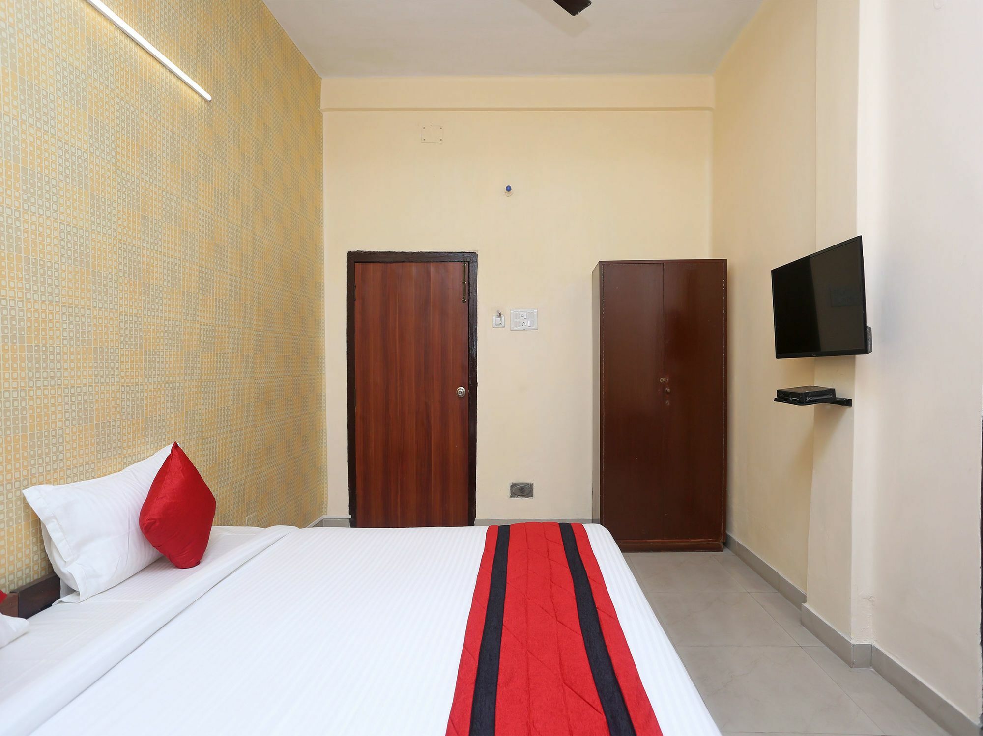 Oyo 9001 Hotel East West Calcutta Exteriör bild
